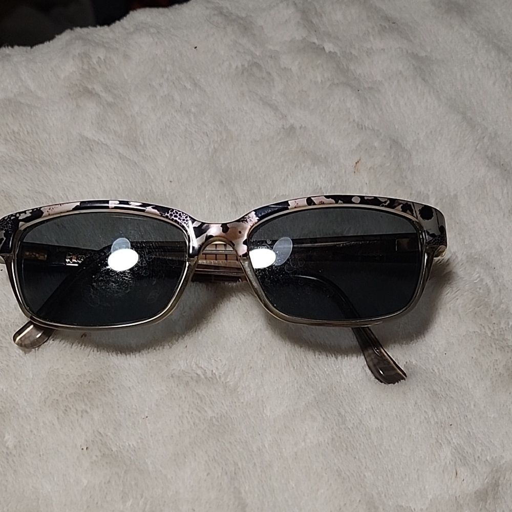 Kensie Women's Black and Tan Sunglasses